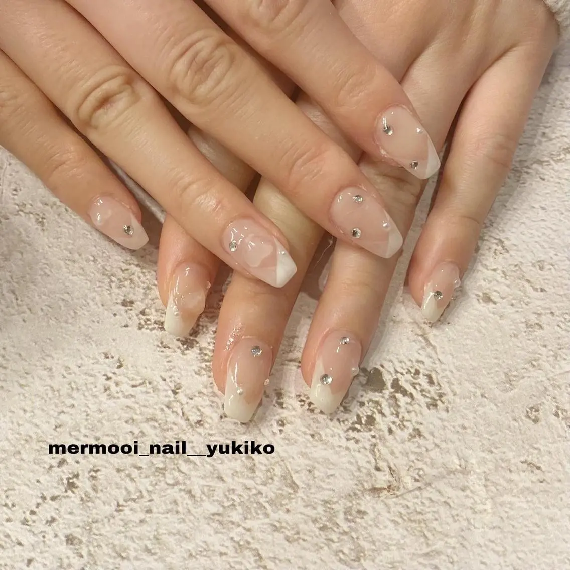 ネイル フレンチネイル 韓国ネイル 斜めフレンチ ワンホンネイル mermooi nailのネイルデザイン