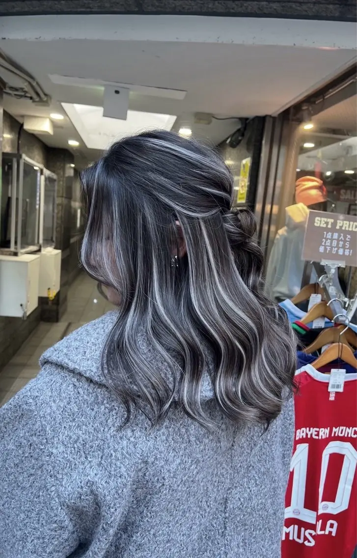 セミロング カラー ヘアアレンジ ダークグレー ダークグレージュ グレージュ ハイライトカラー ハイライト ヘアカラー トリートメント 指名数No.1 /NAOYAのヘアスタイル