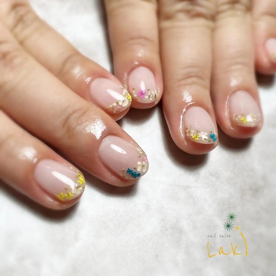 ネイル ハンドネイル フットネイル NAILsalon Laki(ラキ)のネイルデザイン