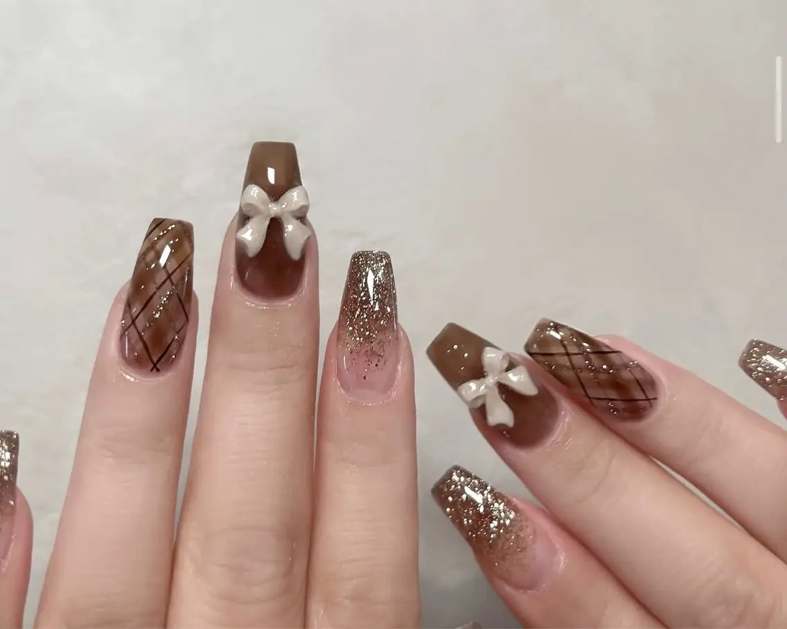 ネイル フレンチネイル ジェルネイル ガラスフレンチ ハロウィン ハート H.baby Nail Salonのネイルデザイン