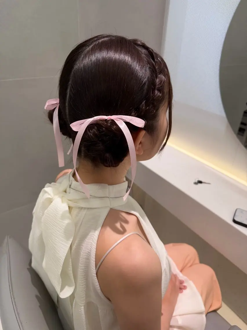 ヘアアレンジ お団子ヘア 結婚式・ブライダル ヘアセット ヘアセット🎀耳つぼ 👂💎MONAMIのヘアスタイル