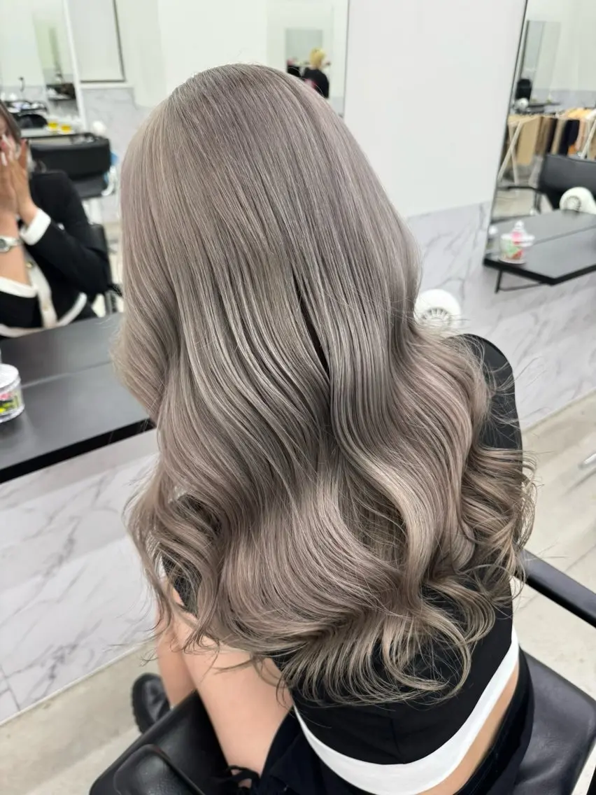 カラー ブリーチ 透明感カラー ハイトーンカラー ヘアカラー ブリーチ/ハイトーン 名古屋栄 リカのヘアスタイル