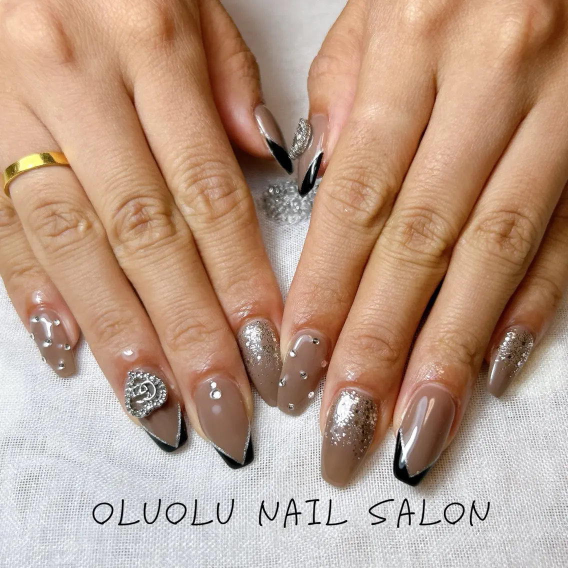 ネイル フレンチネイル グラデーション ラメ(グリッター) ラメグラデーション oluolu nailsalonのネイルデザイン