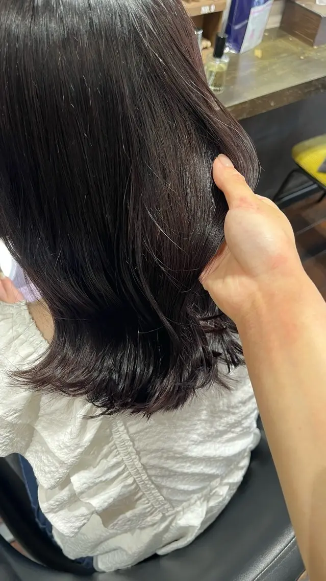セミロング 艶感カラー✨透け感カ ラー🫧小林蕗湖のヘアスタイル
