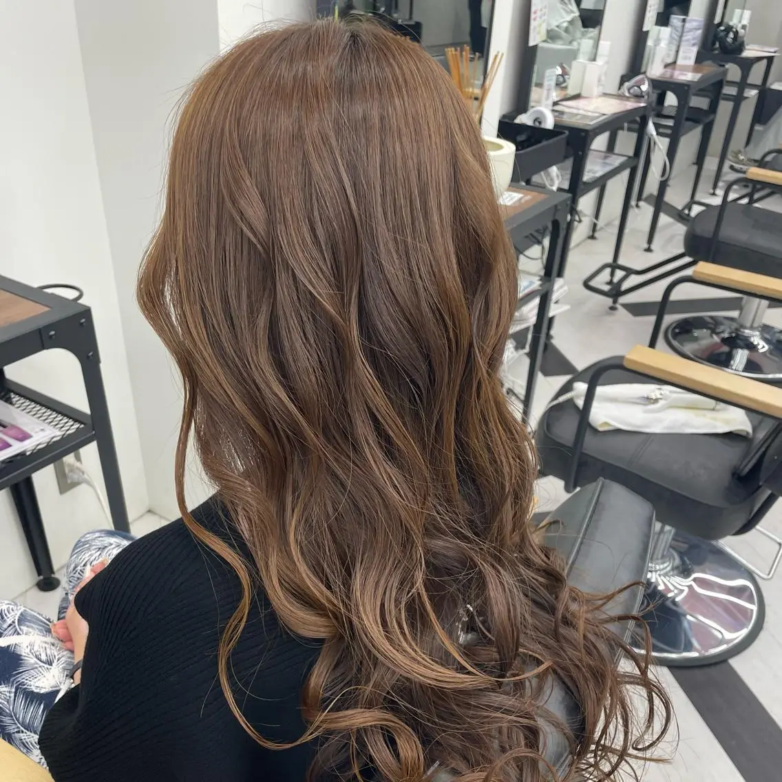 ロング カラー パーマ ヘアアレンジ メンズ キッズ ネイル マツエク・マツパ アイブロウ ブラウン mona/ ストレートスタイル✨のヘアスタイル