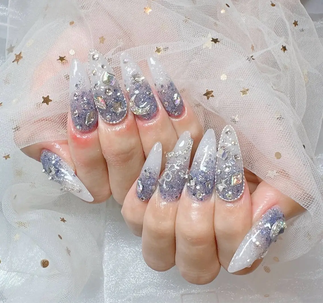 ネイル グラデーション キラキラネイル ワンカラーネイル 冬ネイル Jenn Nail Salonのネイルデザイン
