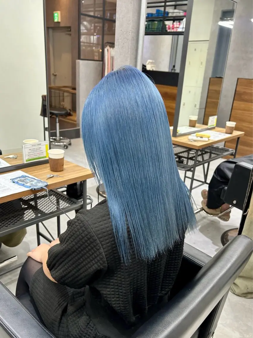 セミロング カラー ブリーチ ブルーカラー ENA💗NEXT /ハイトーンエクステのヘアスタイル