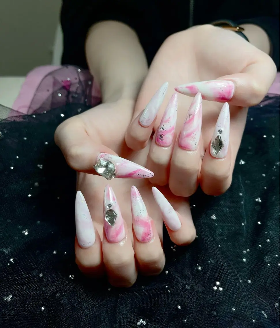 ネイル 韓国ネイル マグネットネイル 持ち込み ニュアンスネイル シンプルネイル ハンドネイル Huyn Nail Shinjyukuのネイルデザイン