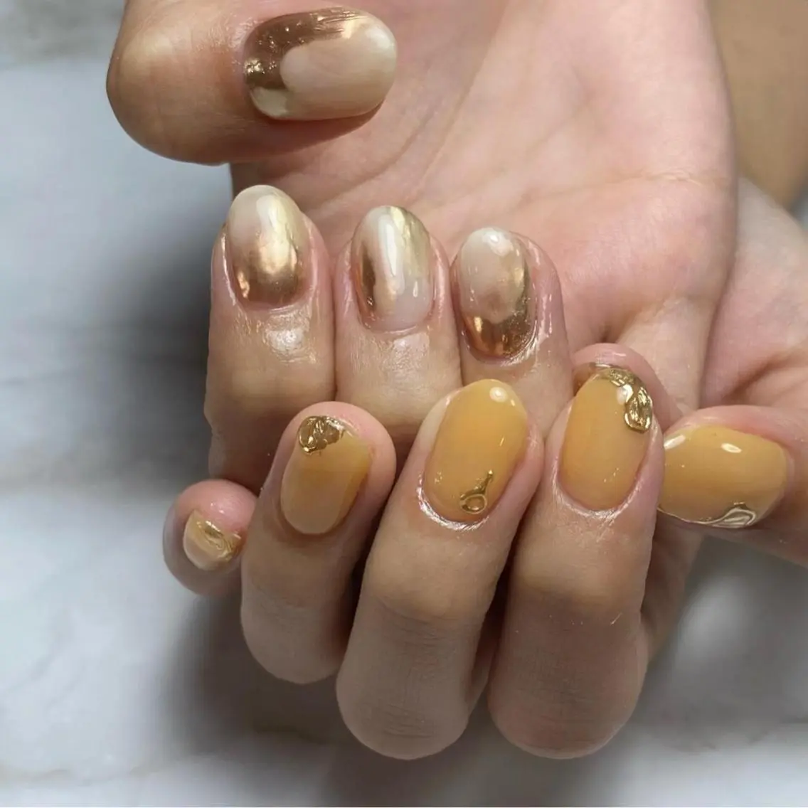 ネイル ラメ(グリッター) ミラーネイル ニュアンスネイル ショートネイル ameria meguのネイルデザイン