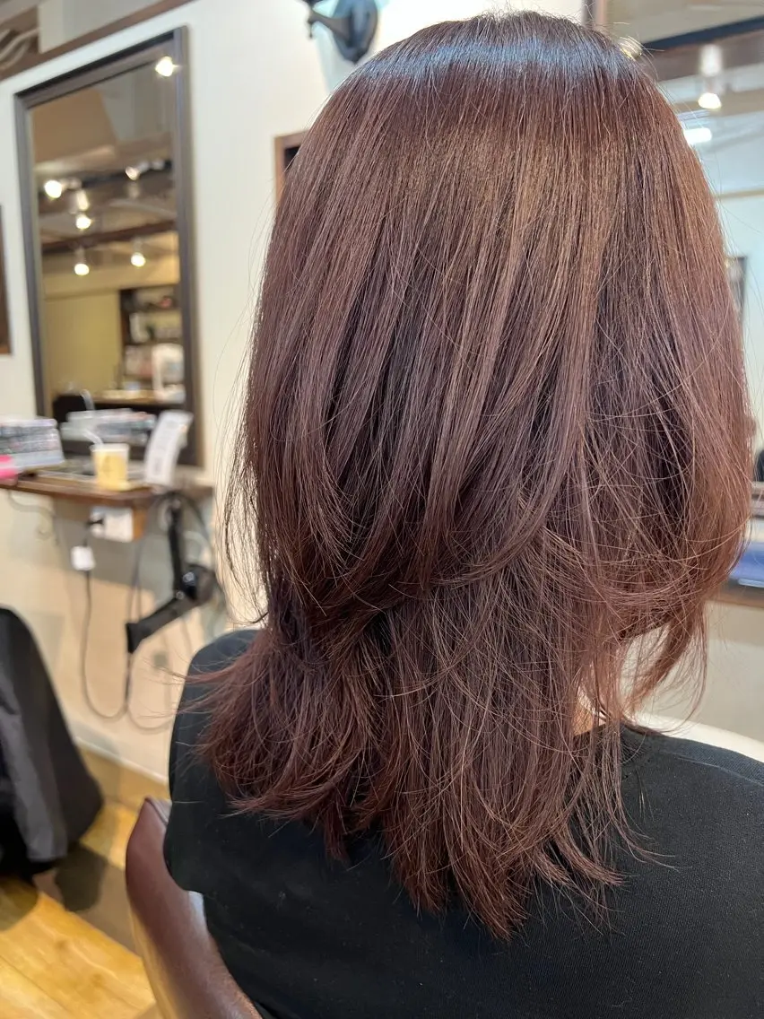 ミディアム カラー ラベンダーカラー レイヤーカット カット ヘアカラー トリートメント 大西 七海のヘアスタイル