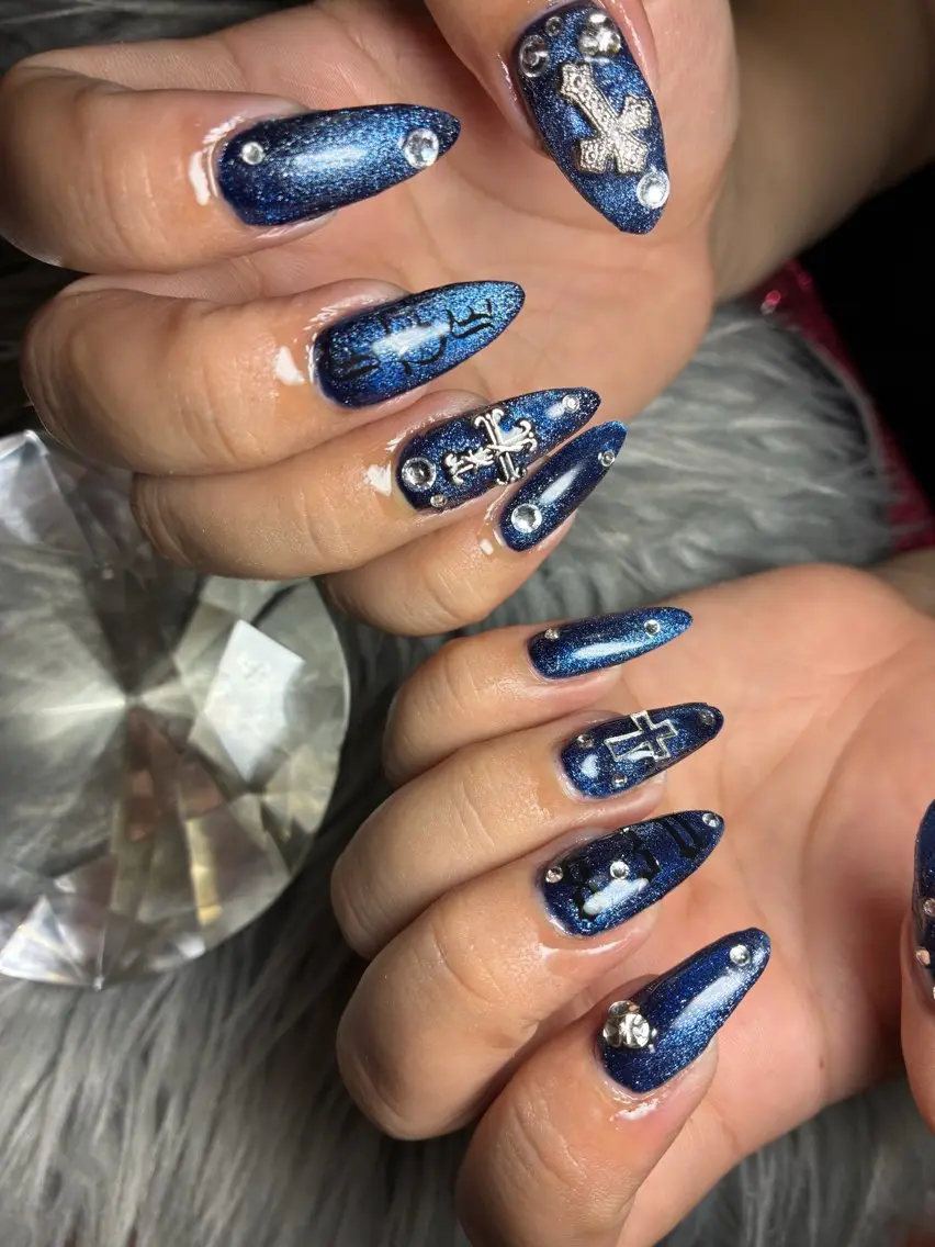 ミディアム ハンドネイル YOKOSUKA NAILS💅⚓️のネイルデザイン