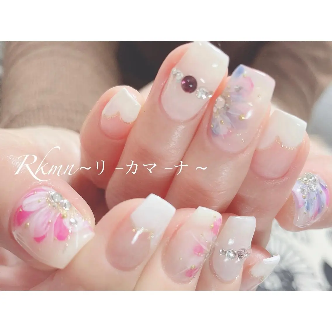 ネイル アートネイル フラワーネイル フレンチネイル ジェルネイル グラデーション ハンドネイル フットネイル ハンドケア Rkmn ~リ-カマ-ナ~のネイルデザイン