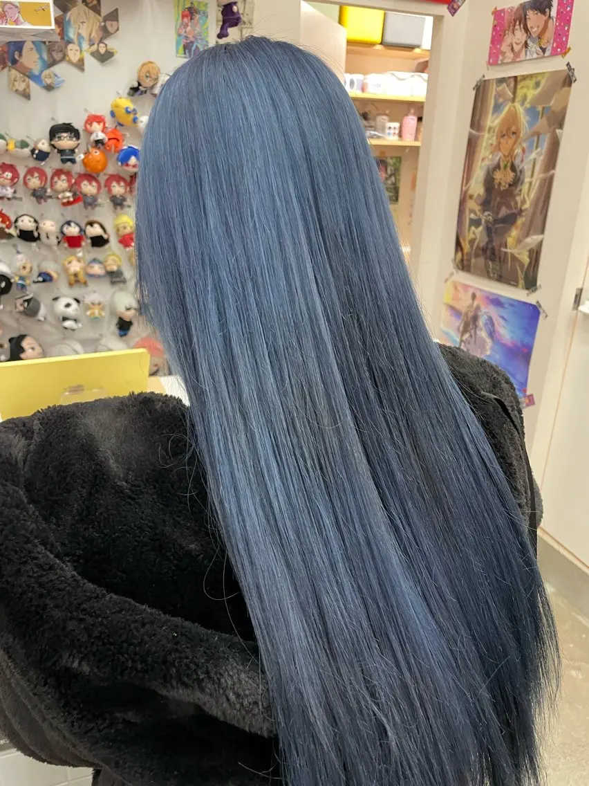 セミロング カラー ヘアカラー トリートメント インナーカラー 推し ブリーチ  髪質改善のヘアスタイル
