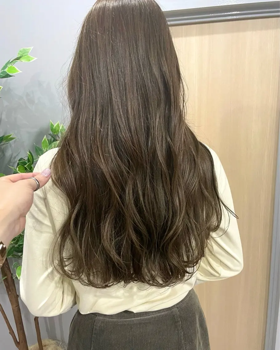 ロング カラー オリーブカラー ヘアカラー ヘッドスパ Kamie 三宮のヘアスタイル