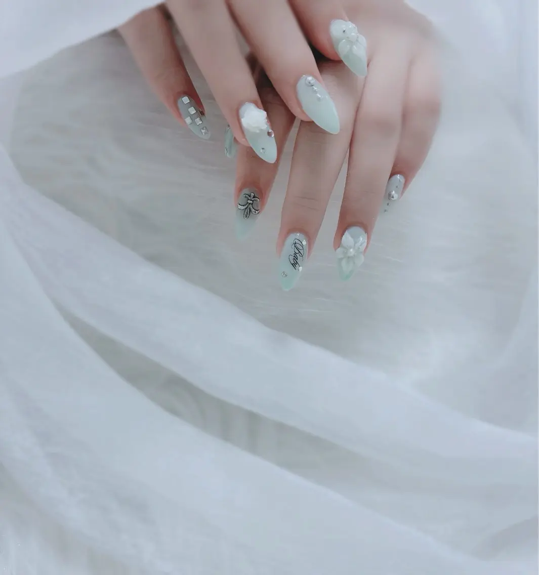 ネイル ESPOIR Ｎのネイルデザイン