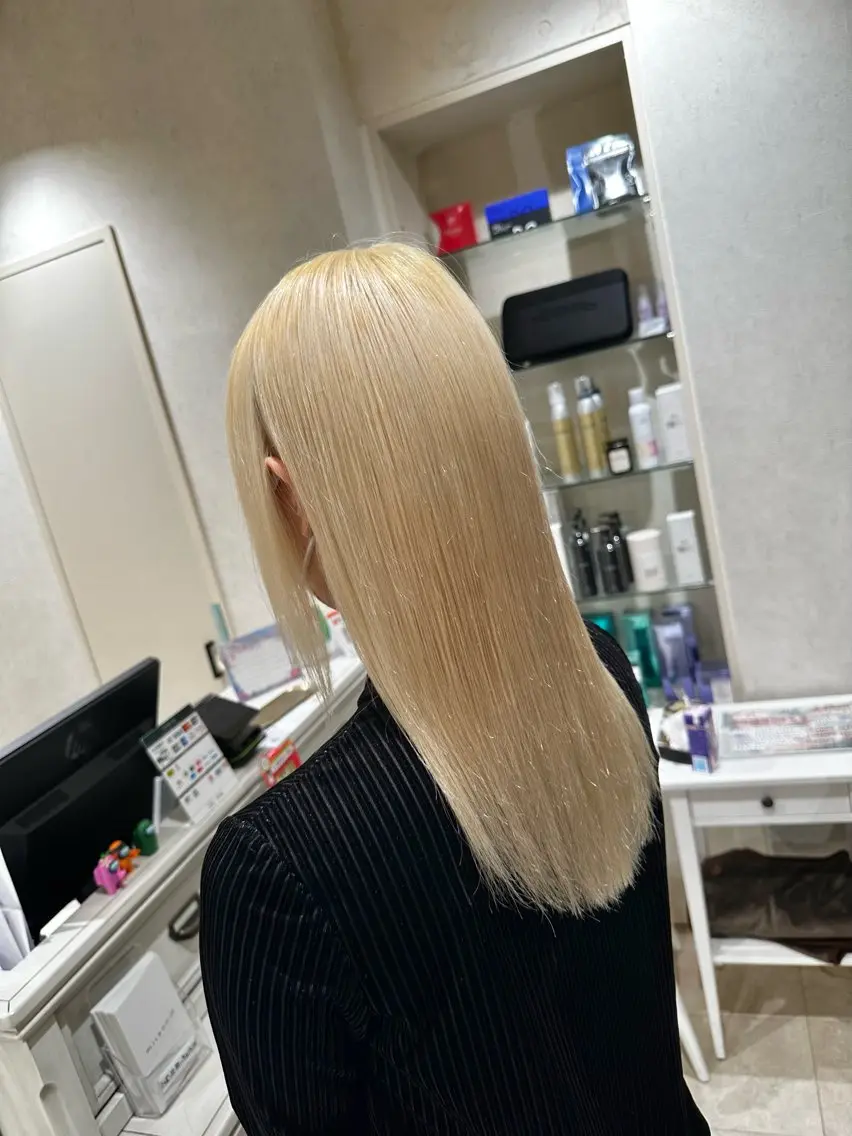 セミロング カラー 抜きっぱなしブロンド ブロンド デザインカラー🎨 下北沢 / 磯部のヘアスタイル