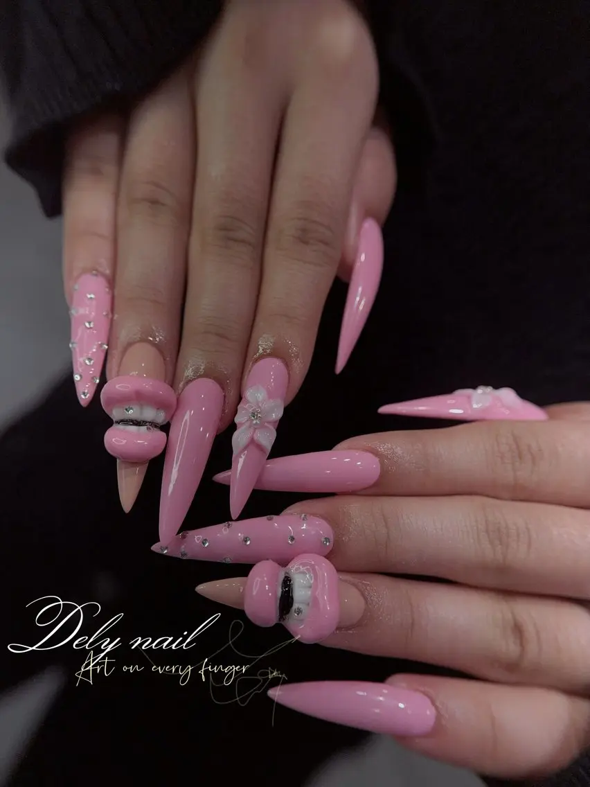 ロング ハンドネイル Dely Nailのネイルデザイン