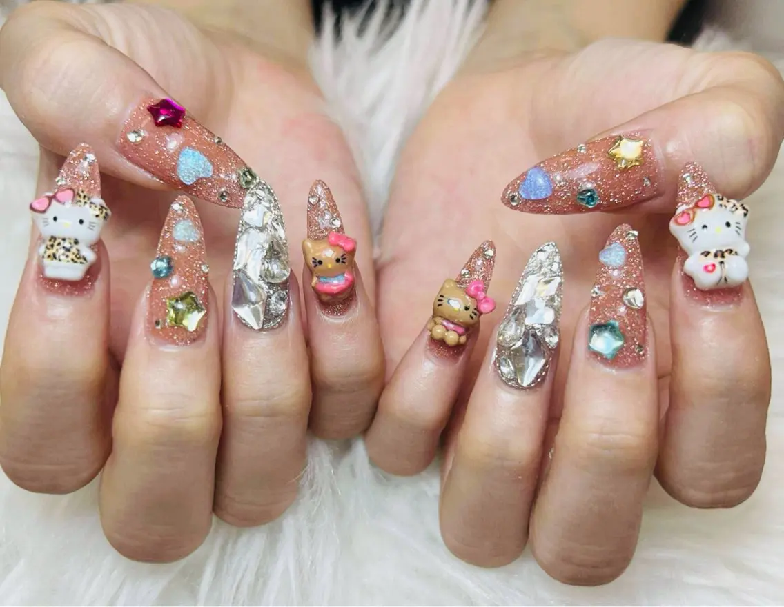 ネイル チークネイル 長さ出し フットネイル マグネットネイル 持ち込み ハンドネイル ANH NAIL ゴテゴテ専門店💎のネイルデザイン