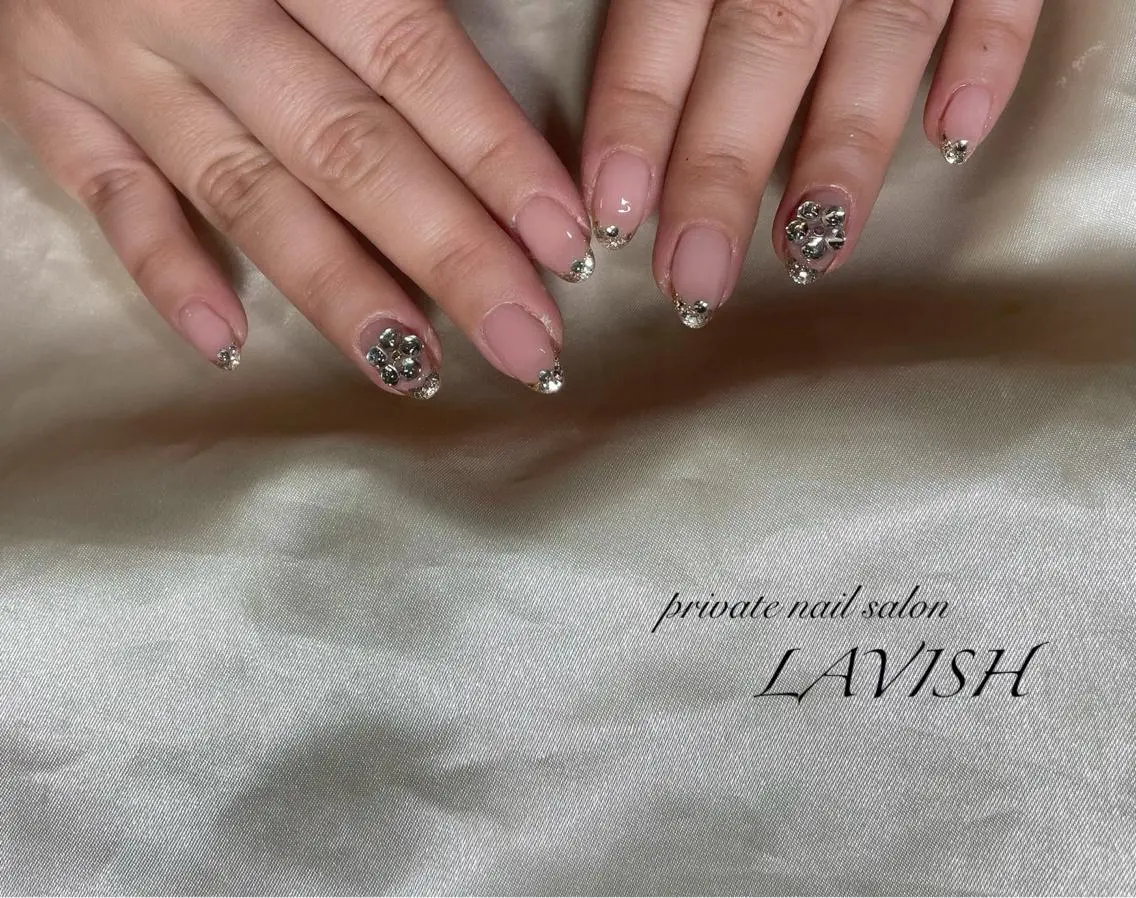 ネイル 氷ネイル・うるうるネイル 韓国ネイル ニュアンスネイル ワンカラーネイル 春ネイル LAVISH 大和店 emi・:*+のネイルデザイン