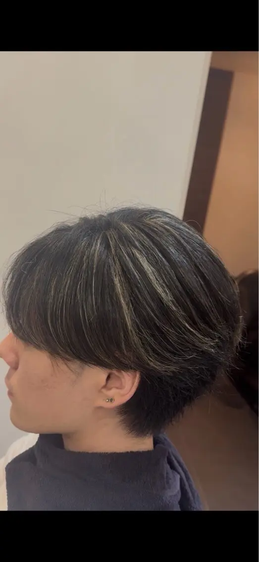 メンズ メンズハイライト カット ヘアカラー 藤田 歩夢のヘアスタイル