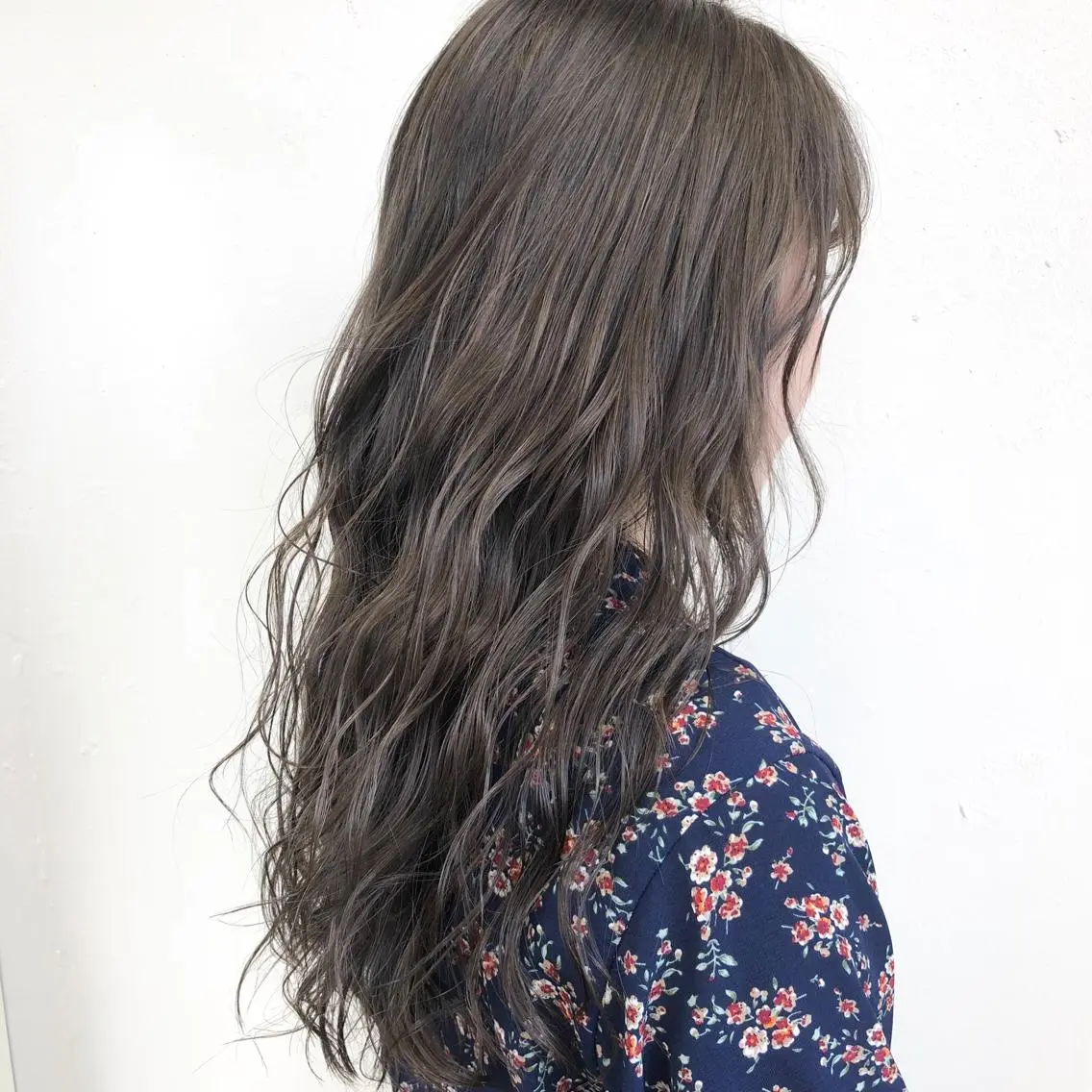 ロング カラー グレージュ ヘアカラー レイヤーカット 韓国ヘアayameのヘアスタイル