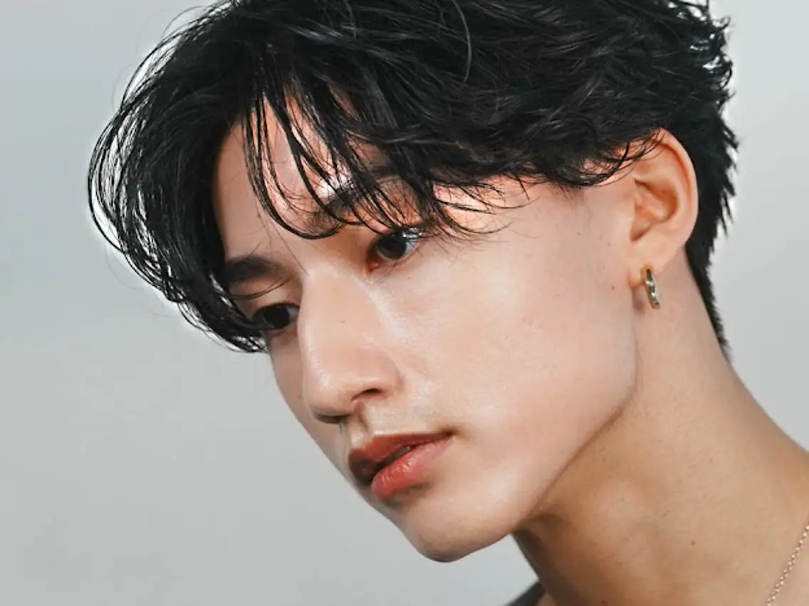 ショート パーマ メンズ センターパート フェザーパーマ メンズパーマ ボブ 山梨メンズパーマ 波巻きパーマ石原大地のヘアスタイル