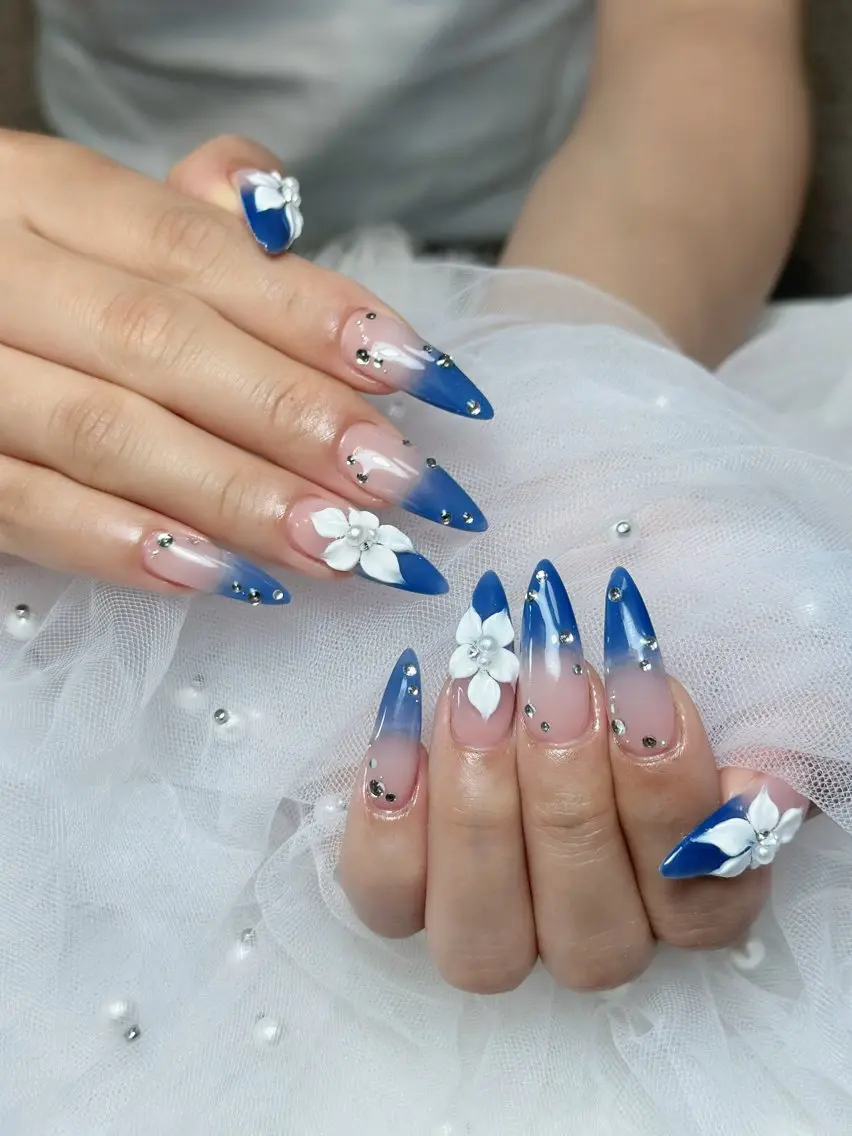 ネイル チークネイル ドット フレンチネイル グラデーション ハート ハンドネイル Julli NailStudioのネイルデザイン