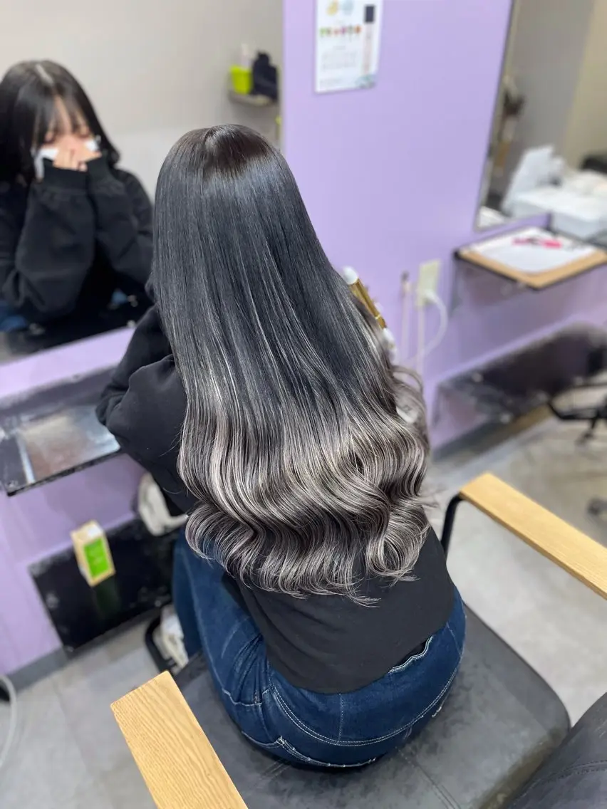 カラー ダブルカラー ハイトーンカラー シルバー エクステ 住田悠紗/ カットモデル募集中のヘアスタイル