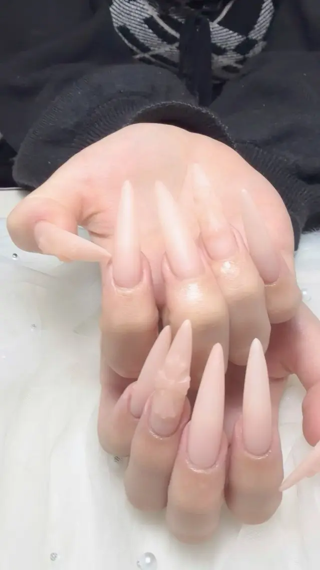ネイル 韓国ネイル マグネットネイル 持ち込み ニュアンスネイル シンプルネイル ハンドネイル Huyn Nail Shinjyukuのネイルデザイン