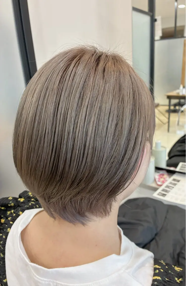 ショート カラー ベージュカラー ヘーゼル LiTA 浜線店 かなえみゆうのヘアスタイル
