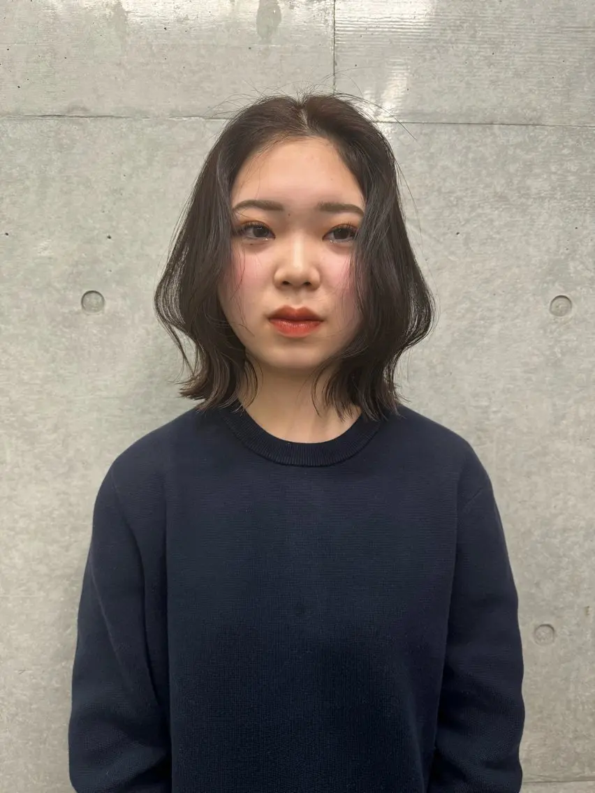 ミディアム カラー 菊地 柚乃のヘアスタイル