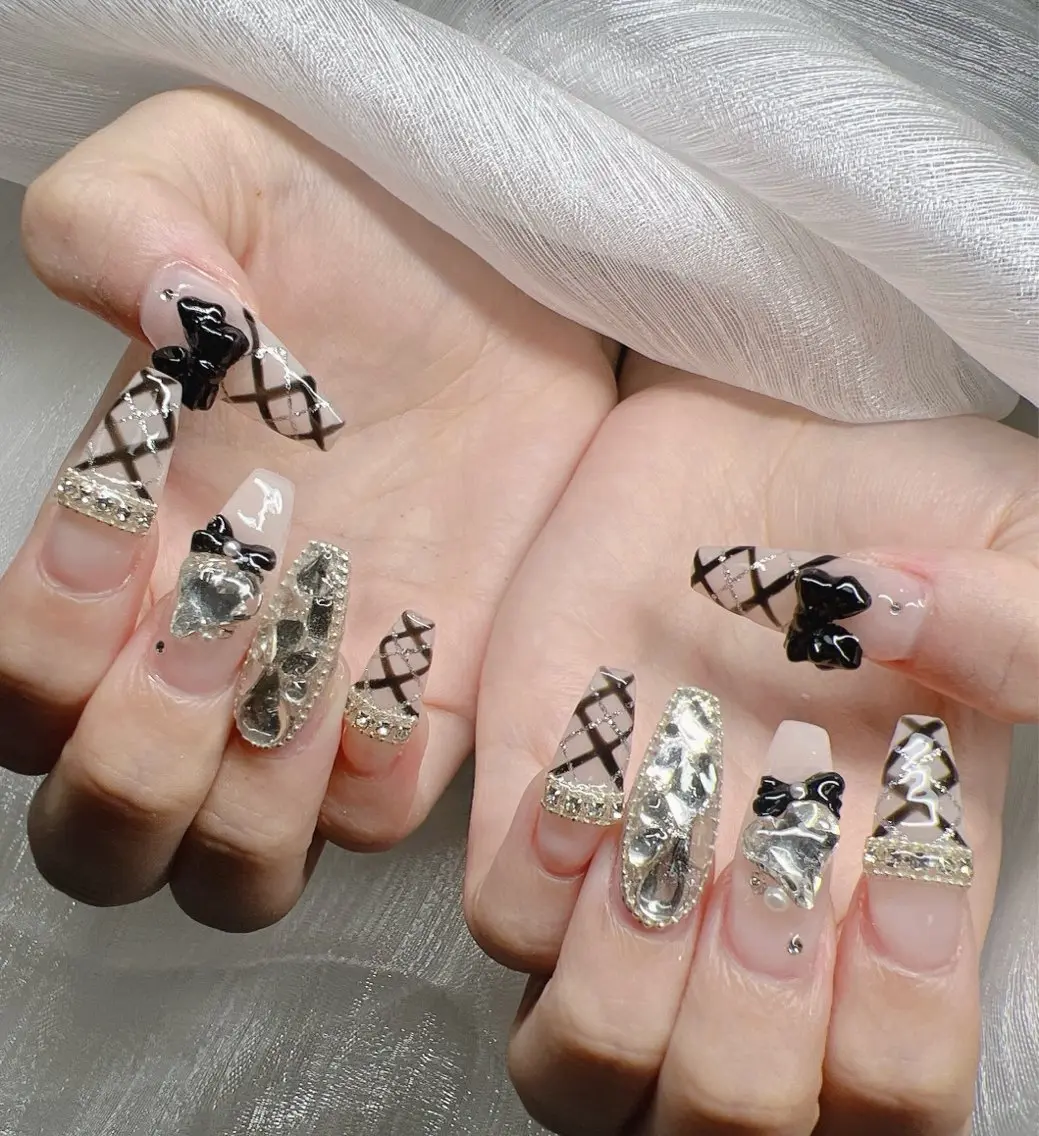 ネイル 長さ出し グラデーション キラキラネイル マグネットネイル ニュアンスネイル Lee Nails チップ長さだし専門店のネイルデザイン