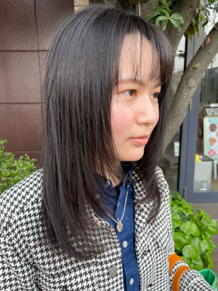 セミロング レイヤーカット 梨子🐣艶カラー🌈 ダメージレス💖のヘアスタイル