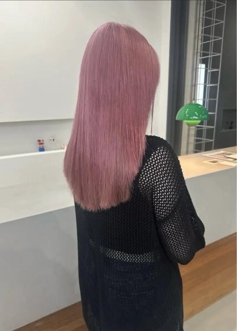 ロング カラー 🎨ハイトーン/ デザインカラー 内藤のヘアスタイル