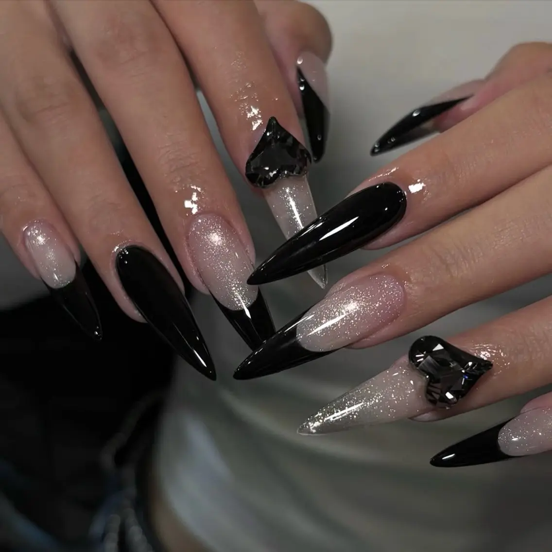 ネイル チークネイル ドット フットネイル フレンチネイル グラデーション ハンドネイル ハンドケア Nihonthy Nail 新宿のネイルデザイン