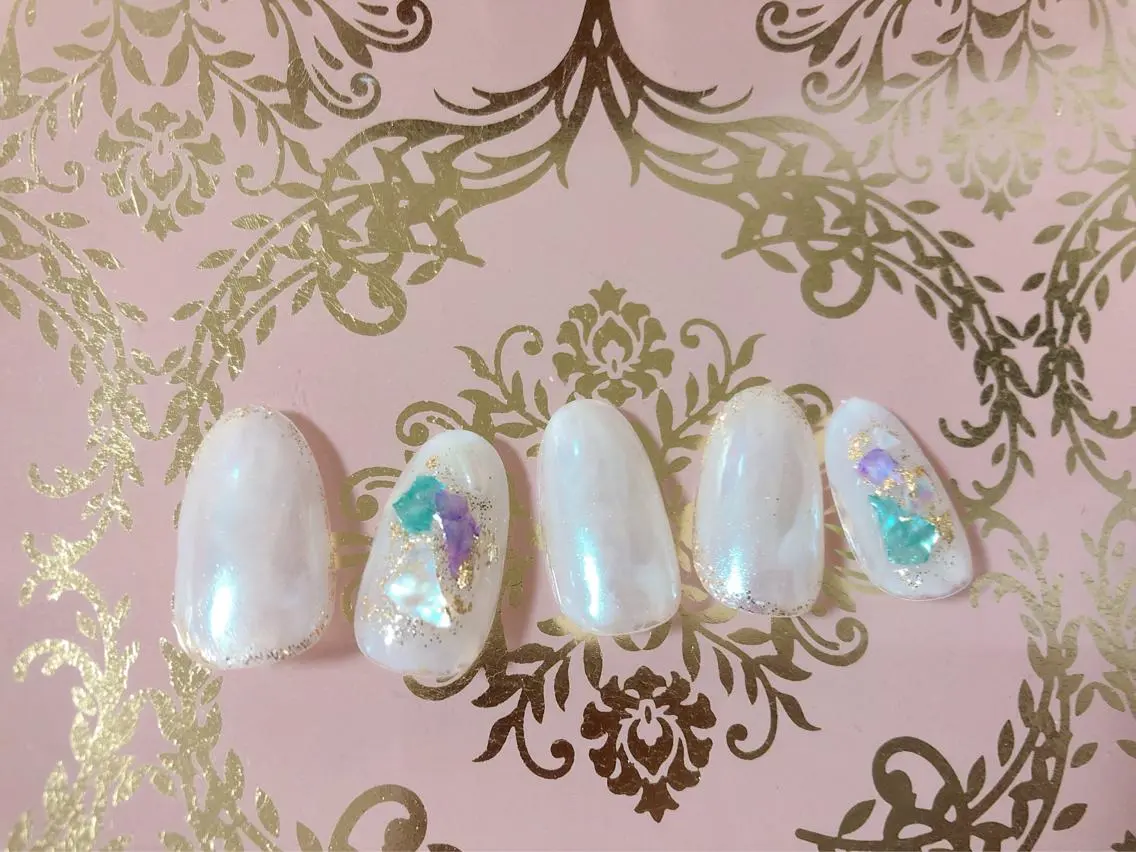 ネイル ホワイト kiki nail &brow二子玉川のネイルデザイン