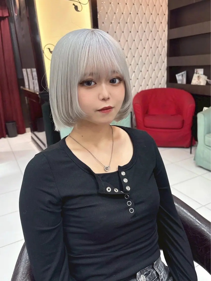 ミディアム カラー ホワイトカラー/ブリ ーチ🤍SHIN🤍のヘアスタイル