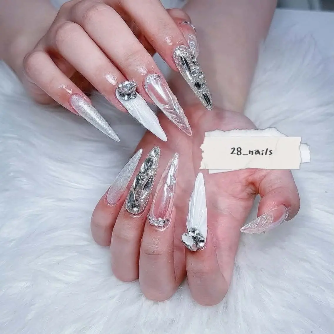 ロング ハンドネイル 28nails .thaoのネイルデザイン
