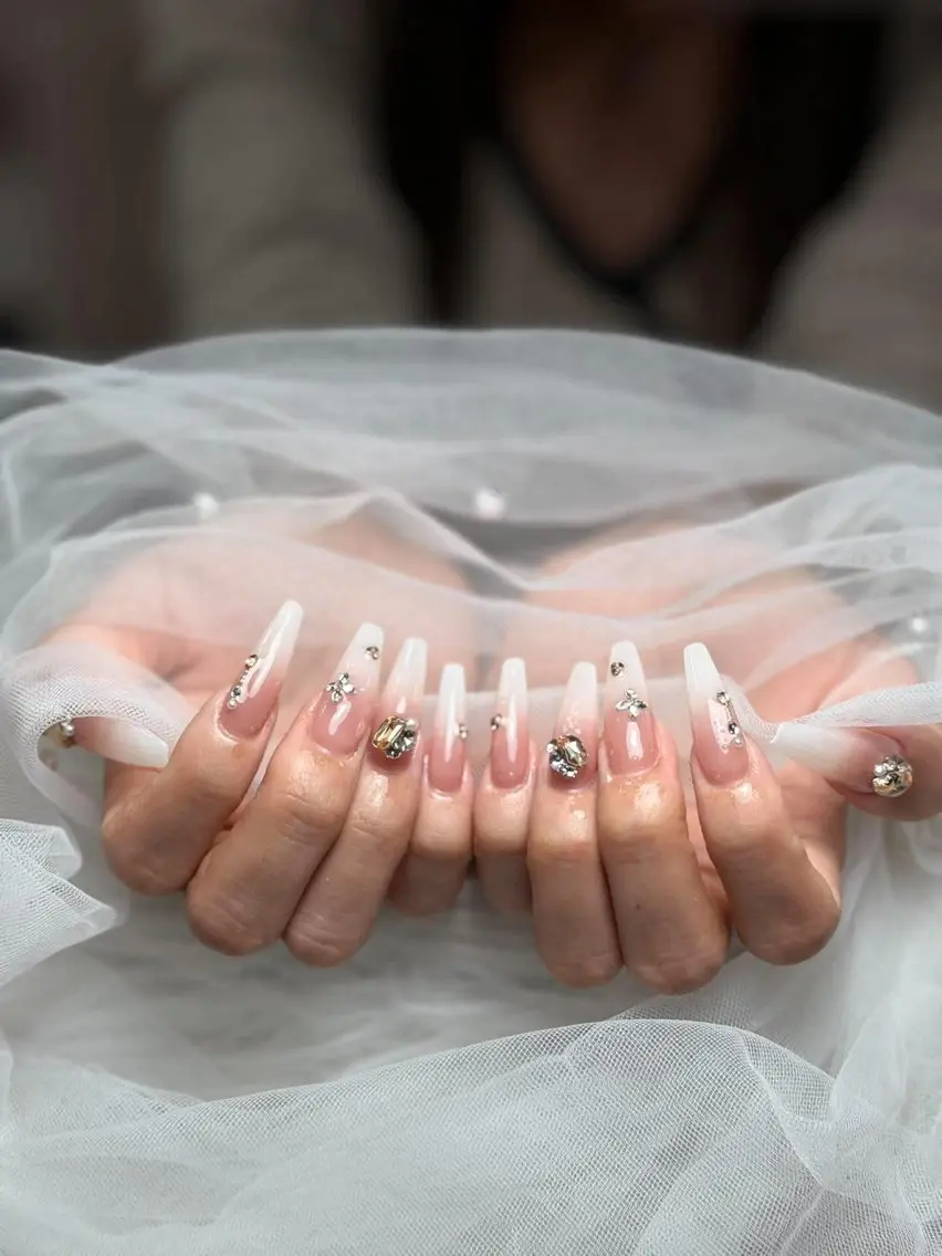 ネイル アートネイル 長さ出し ジェルネイル 韓国ネイル マグネットネイル ハンドネイル Cloudy Chan Nailのネイルデザイン