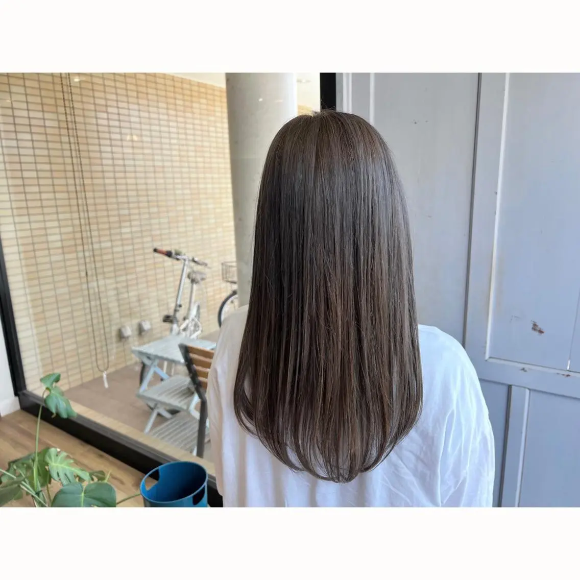 ロング カラー アッシュ アッシュグレー アッシュグレージュ グレージュ ヘアカラー トリートメント ツキダテ ユイのヘアスタイル