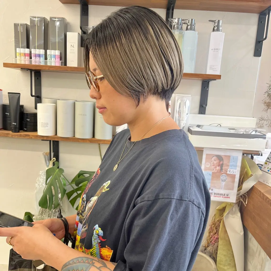 ショート カラー ショートボブ ベージュカラー ブリーチ ブリーチなしカラー ボブ カット ヘアカラー トリートメント 初めてのショート お任せください✂️のヘアスタイル