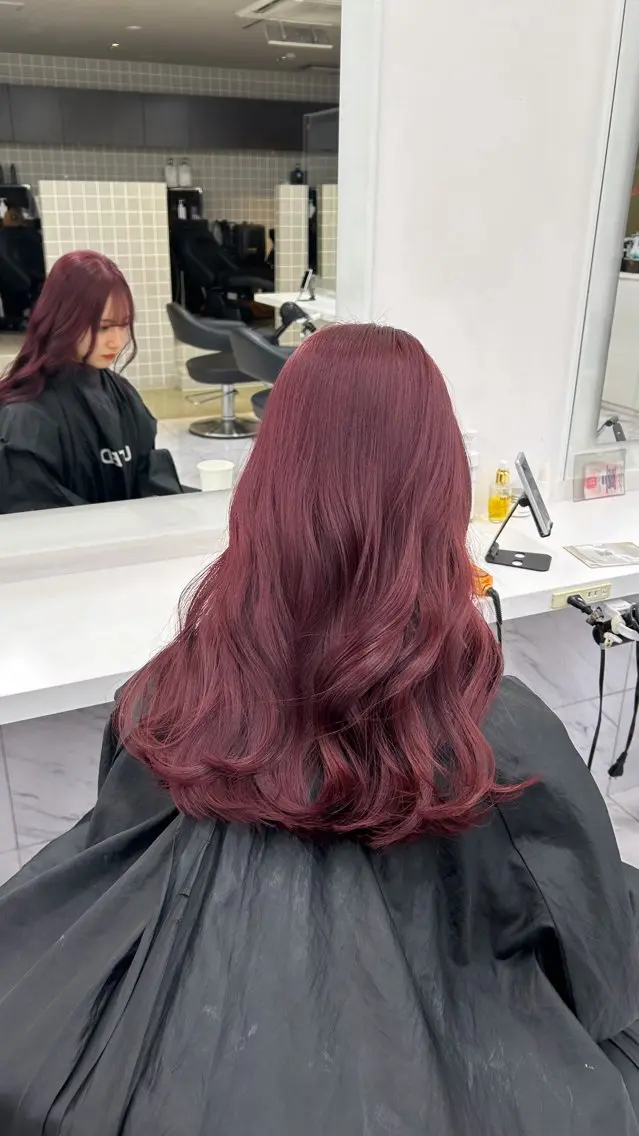 ロング カラー ヘアアレンジ レッドカラー 似合わせカット ヘアカラー トリートメント ヘッドスパ ヘアセット 💎韓国/ レイヤー カット/ 暖色🫧のヘアスタイル