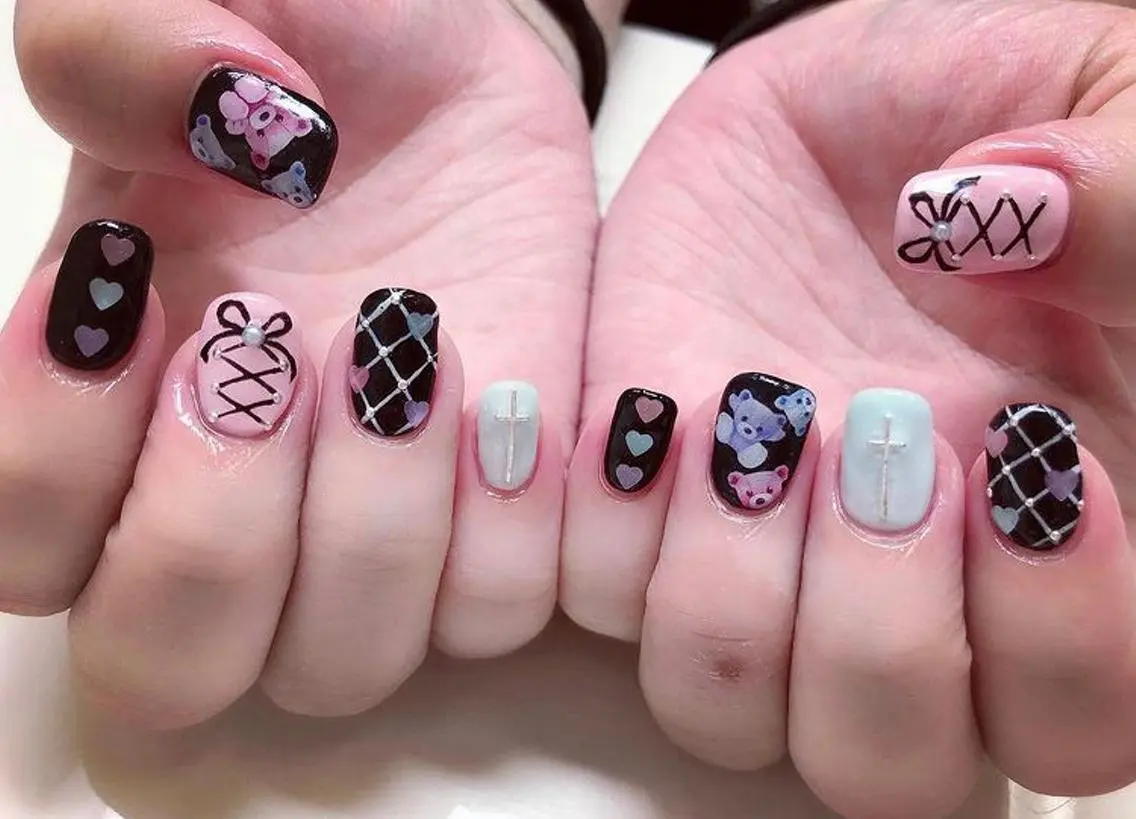 ネイル 長さ出し ジェルネイル 韓国ネイル マグネットネイル 持ち込み ハンドネイル Nail&eye Belire 新宿のネイルデザイン