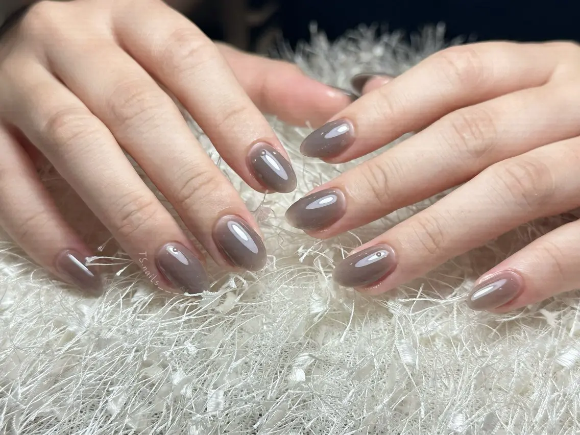 ネイル キラキラネイル マグネットネイル 持ち込み オフィスネイル シンプルネイル ハンドネイル ハンドケア TS. nails___のネイルデザイン