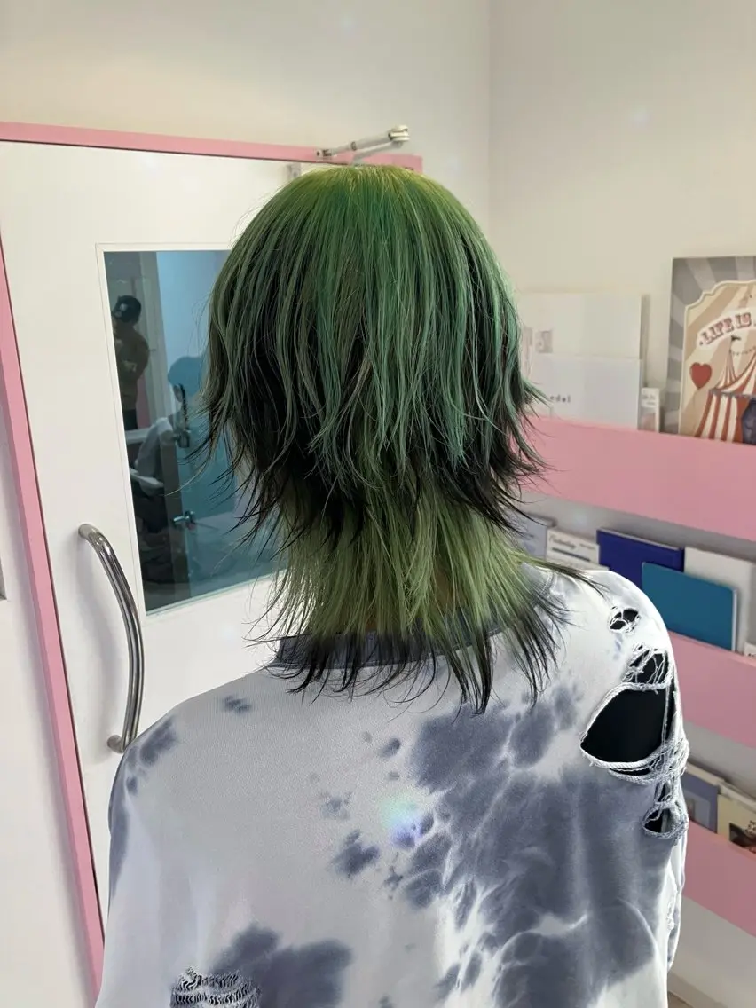 カラー メンズ メイ ☪️のヘアスタイル