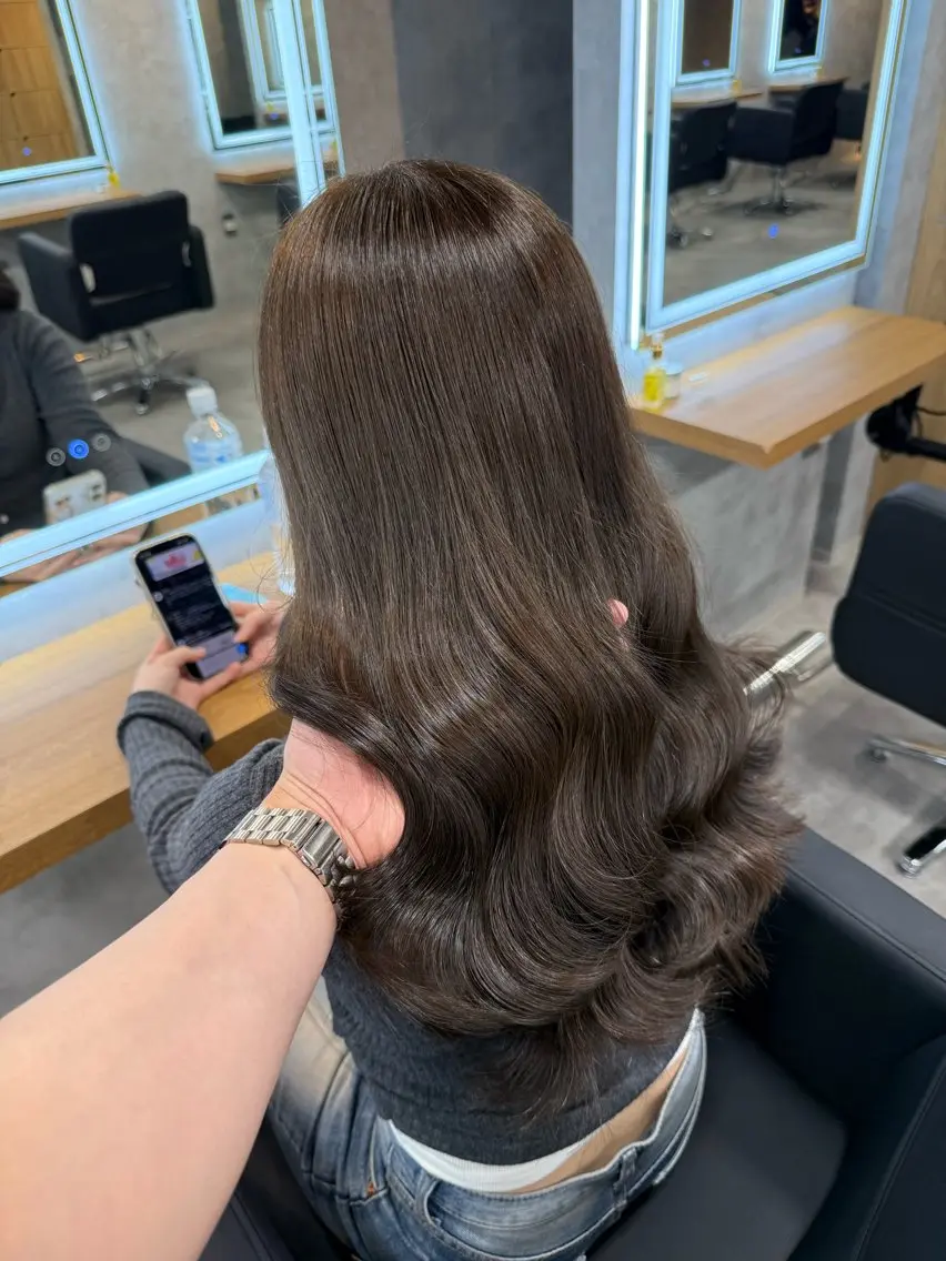 ロング カラー ヘアアレンジ カット ヘアカラー トリートメント ヘアセット レイヤー×透明感カラ ーHAYATOのヘアスタイル