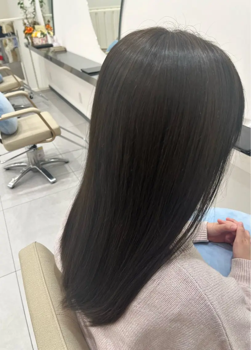 ロング カラー アッシュ オリーブアッシュ ヘアカラー N°Elune みゆきのヘアスタイル