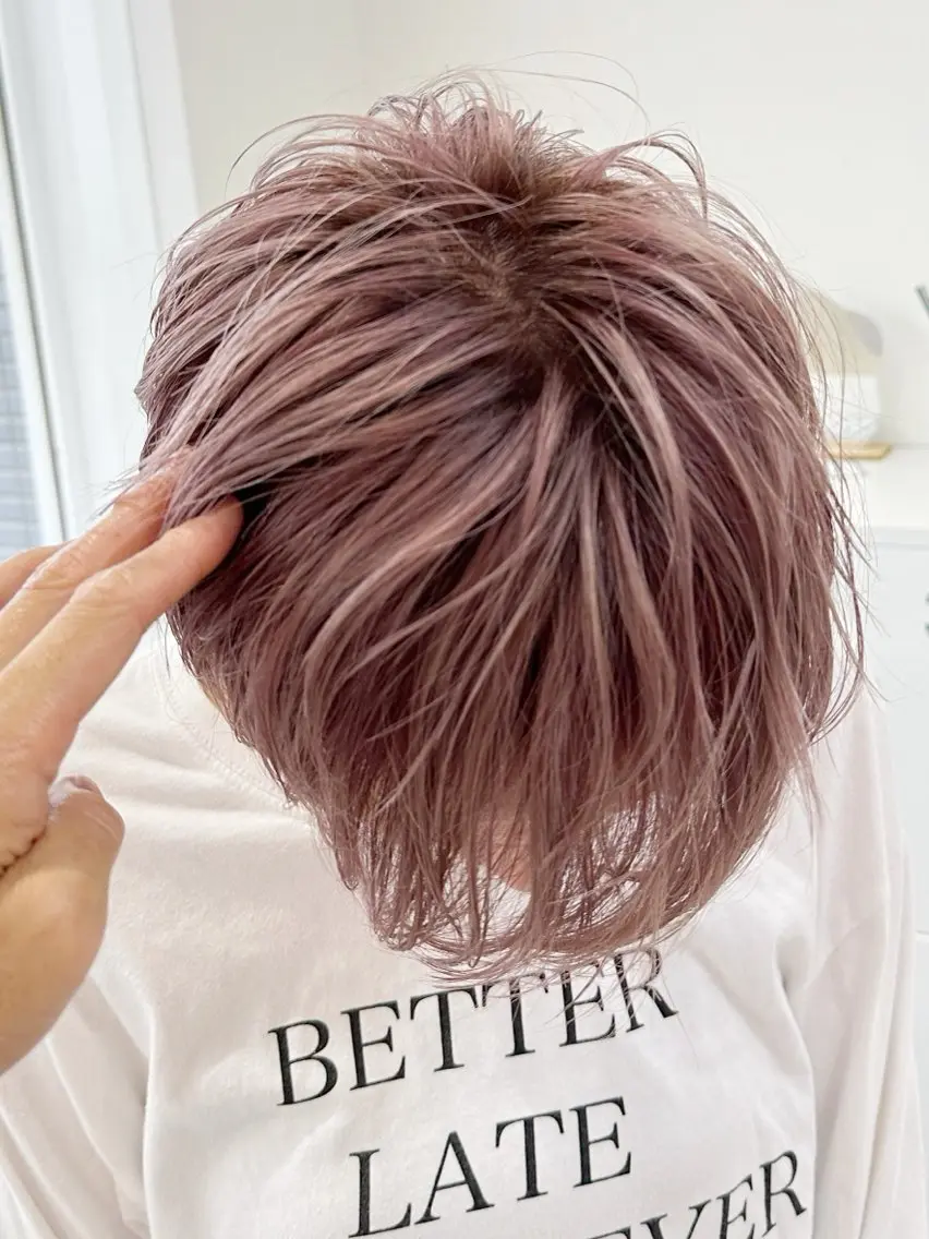 ショート カラー グレージュ ハイトーンカラー ピンクカラー ショートヘア ショートのための 曲がる縮毛矯正のヘアスタイル