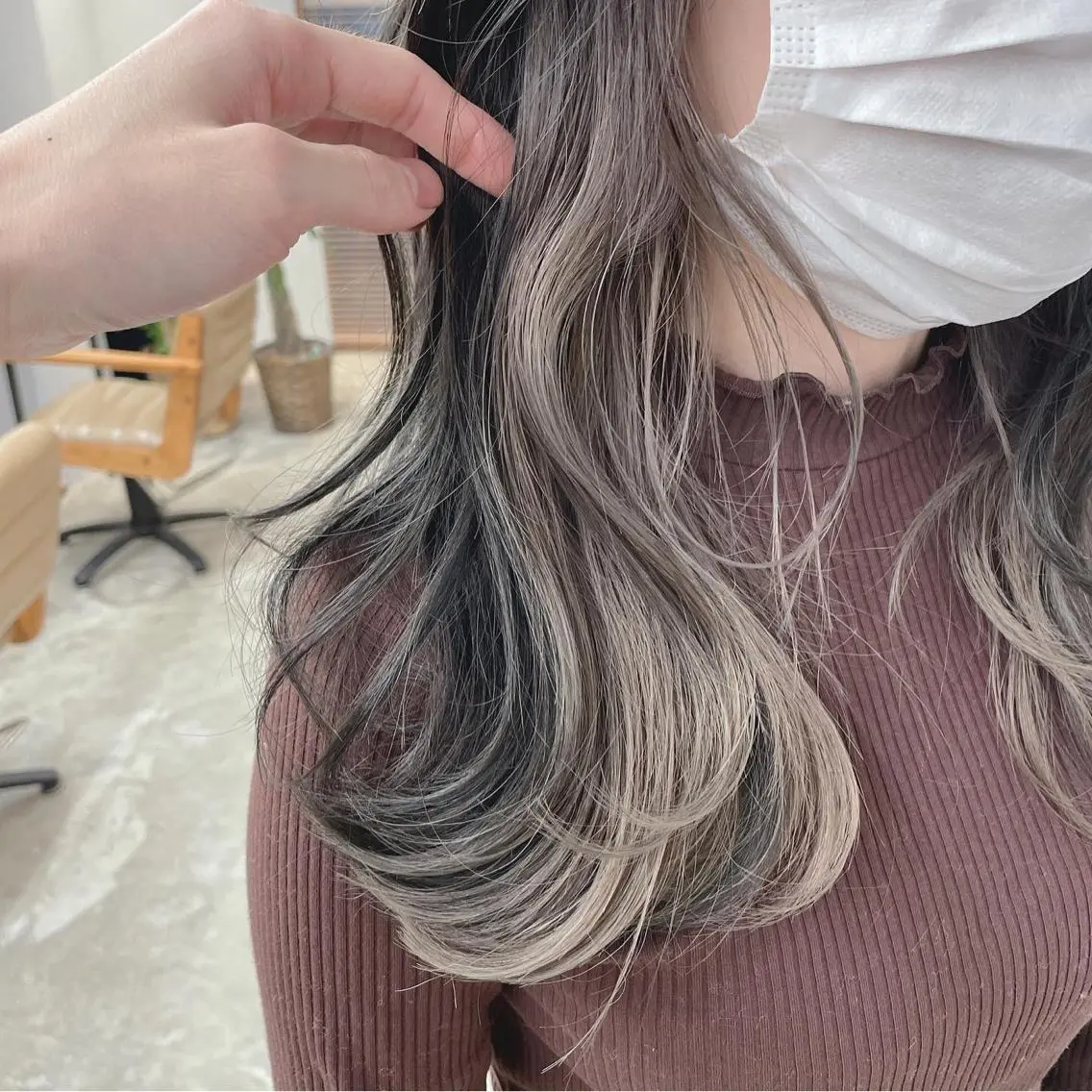 セミロング SAEKI【ior 】北千住店ブリーチのヘアスタイル