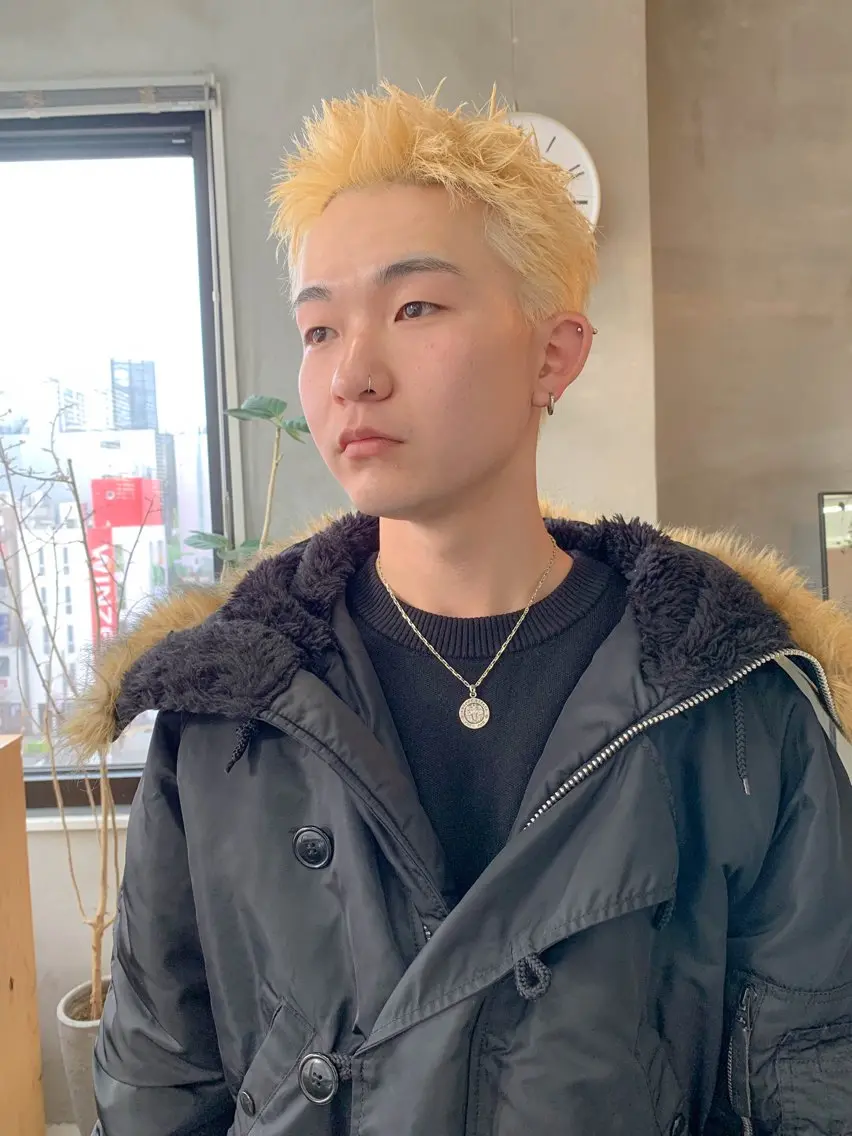 ショート カラー メンズ メンズブリーチ スパイキーショート ブリーチ ショートヘア カット ヘアカラー トリートメント 横井伴典　名古屋駅 メンズパーマ/カットのヘアスタイル